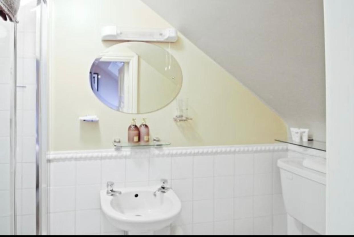 Bed and Breakfast Almara House Голуэй Экстерьер фото